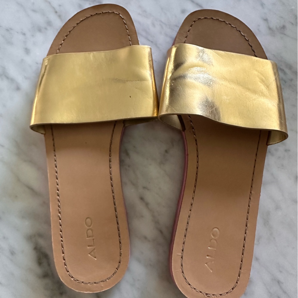 Aldo slides